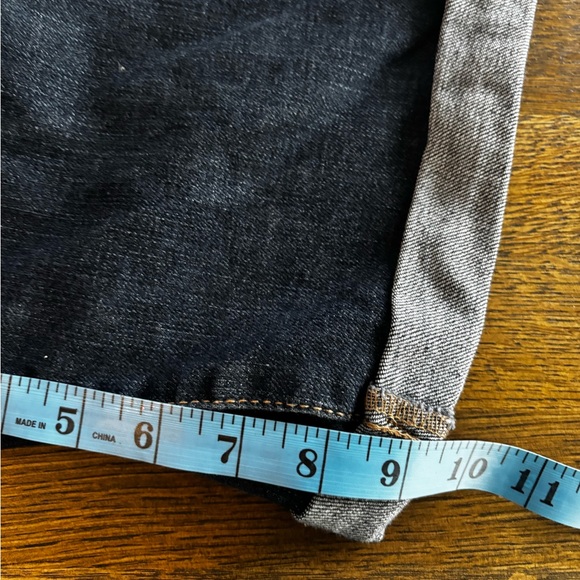 NWT Time & Tru Mid-Rise Bermuda Denim Shorts Dark Wash Size 10 - Picture 8 of 8